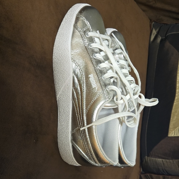 Puma Silver Sneakers Classic Low-Top Design - Picture 2 of 4